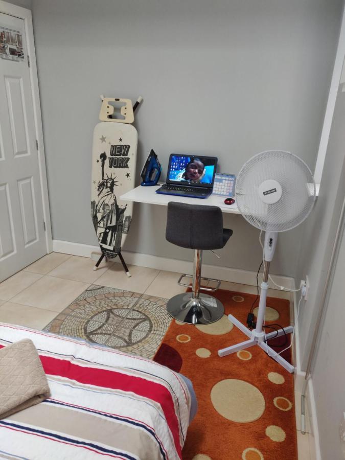 Luxury Apartment In Birmingham With Free Parking. Eksteriør billede